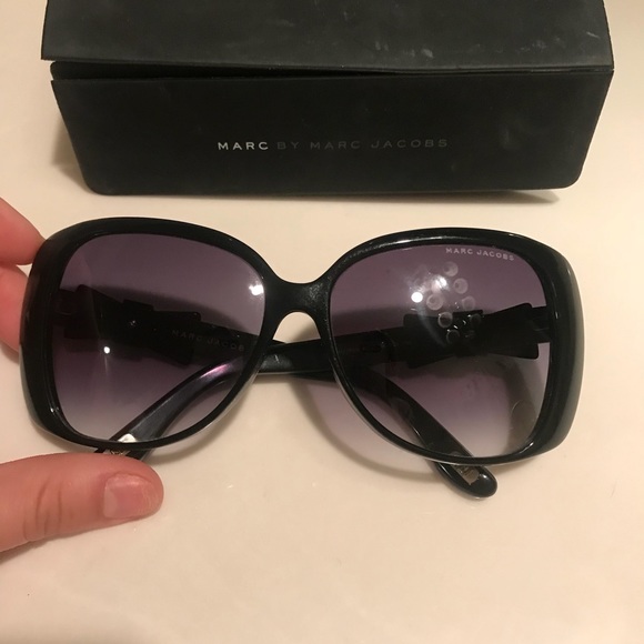 Women’s Marc Jacobs Sunglasses - Picture 3 of 5